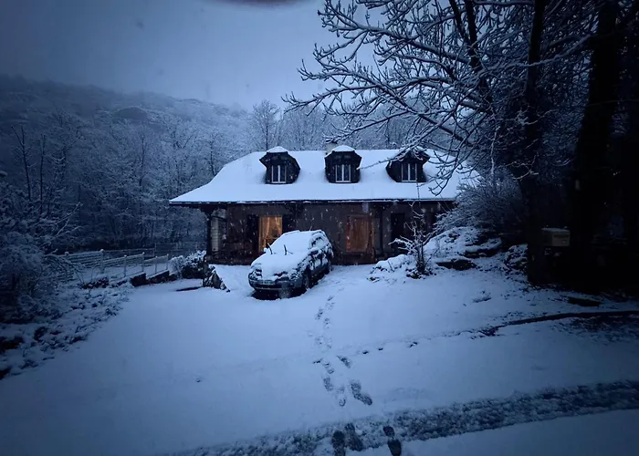 D'ax Pyrenees 民宿 阿克斯莱泰尔姆